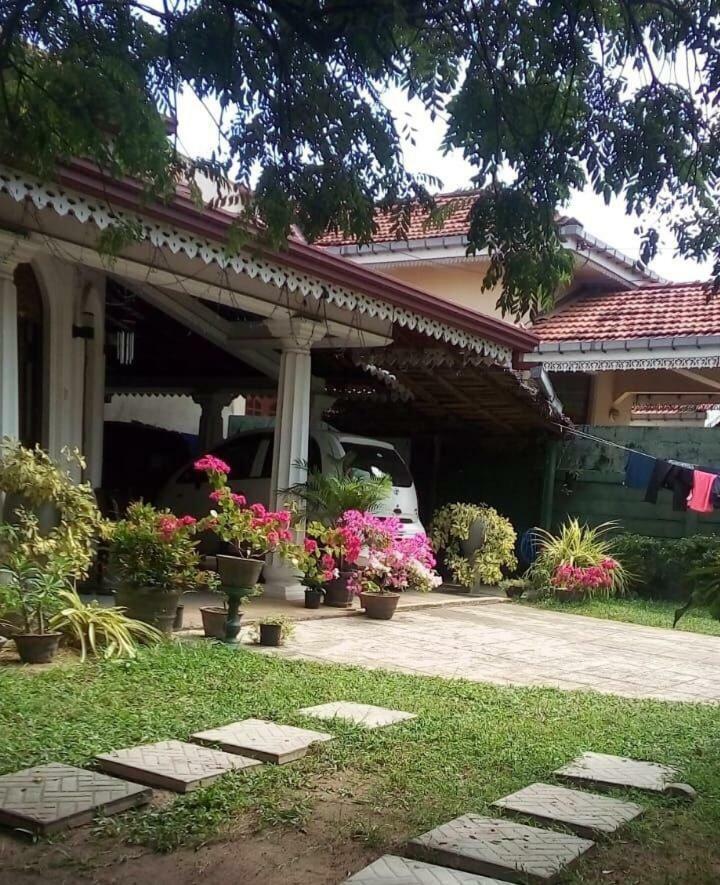 Ruslanka Homestay Ettukala Exterior foto